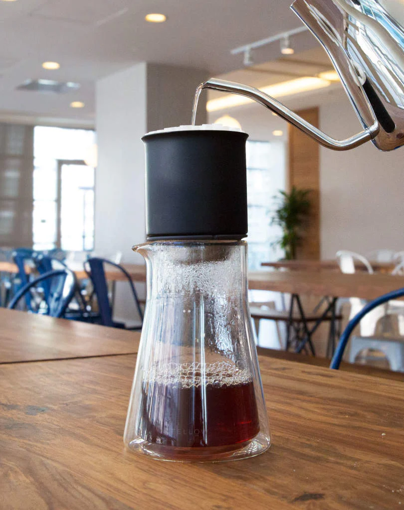 Fellow Stagg Pour-Over Dripper Set, XF, 20 oz, Double Wall Carafe, Pack of 30 filters - Image 4